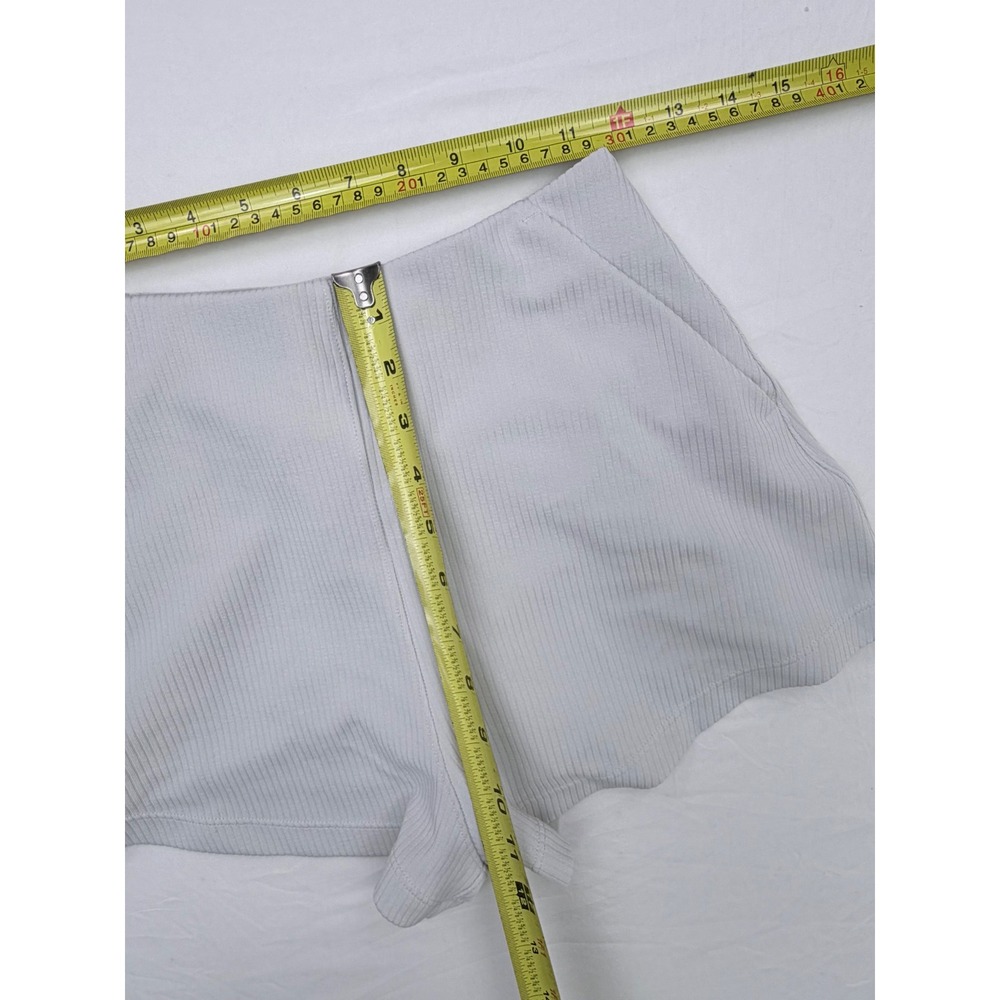 Lululemon Ribbed Softstreme High-Rise Short 2" Bone Size 4 - Picture 8 of 14